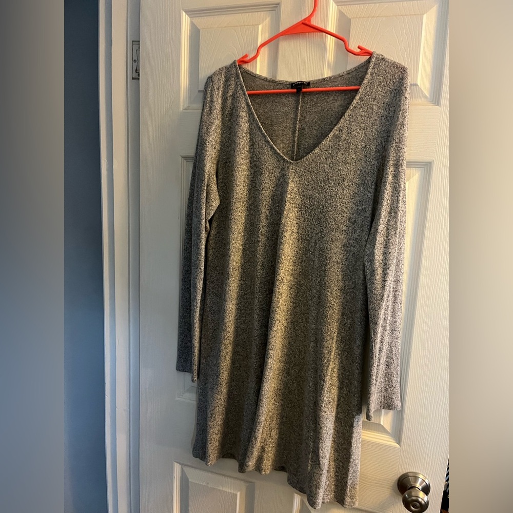 Express Heather Gray Long Sleeve V-Neck Top